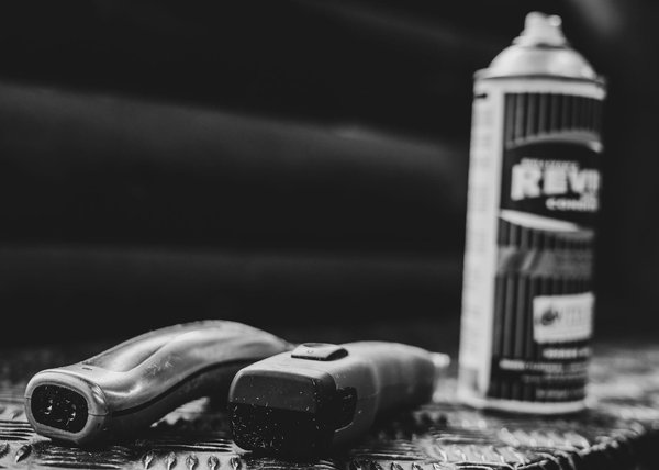 Comment choisir un électricien qualifié pour une réparation urgente ?